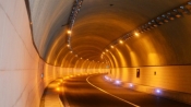 隧道里的電燈為什麼用橙黃色的