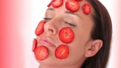 草莓補水面膜